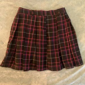 Hot Topic Plaid Pleated Skirt, Size XS